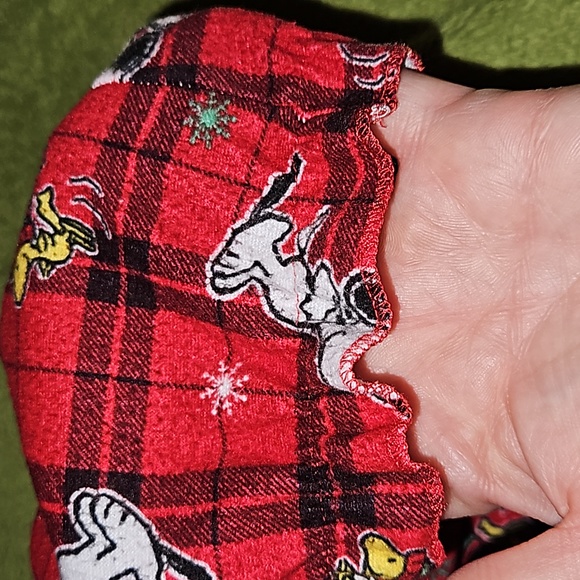 Peanuts Girls Snoopy Woodstock Holiday Winter Snowflakes Red Plaid Nightgown XS - Picture 8 of 9